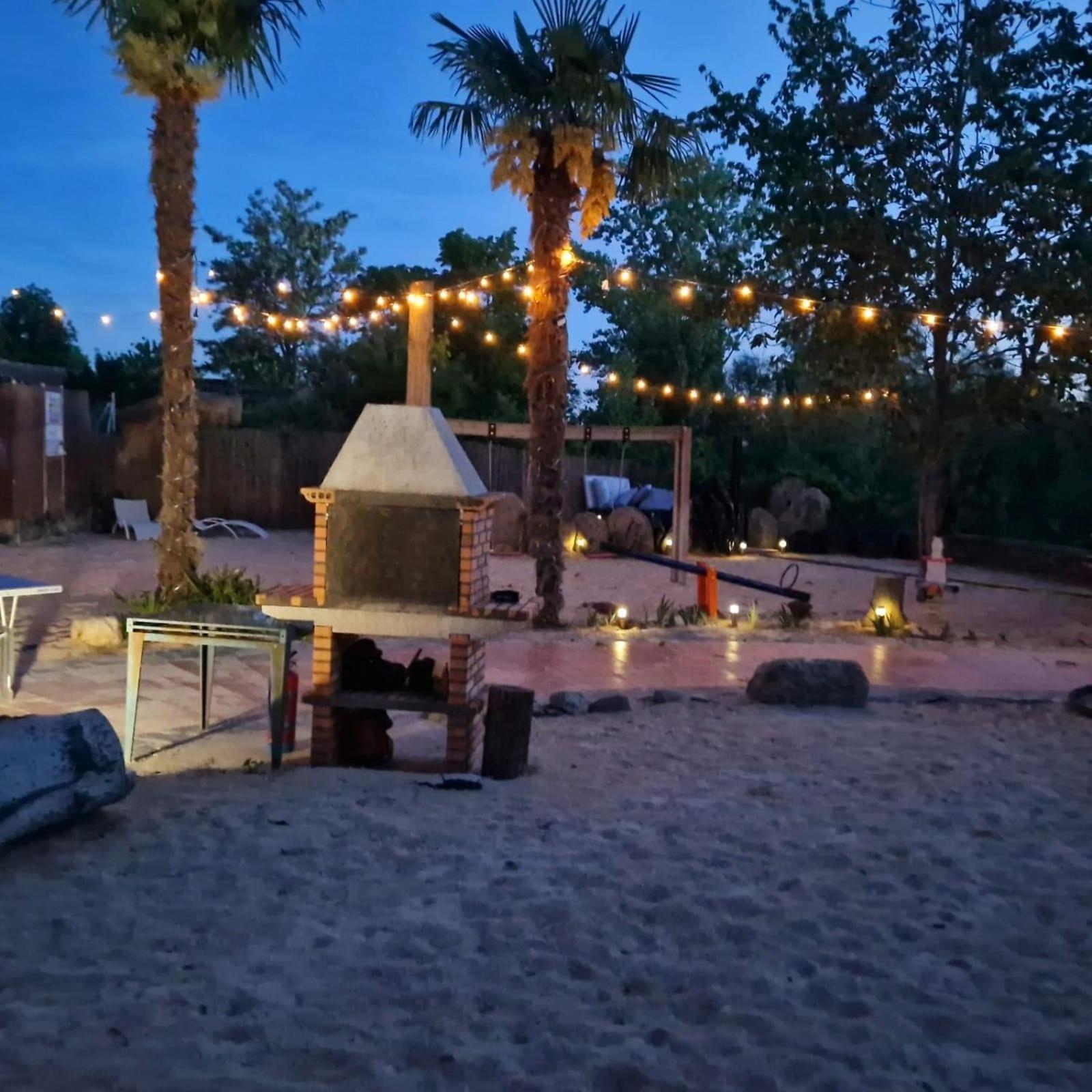 Complejo Oasis Beach Sobre El Rio Huerta  ภายนอก รูปภาพ
