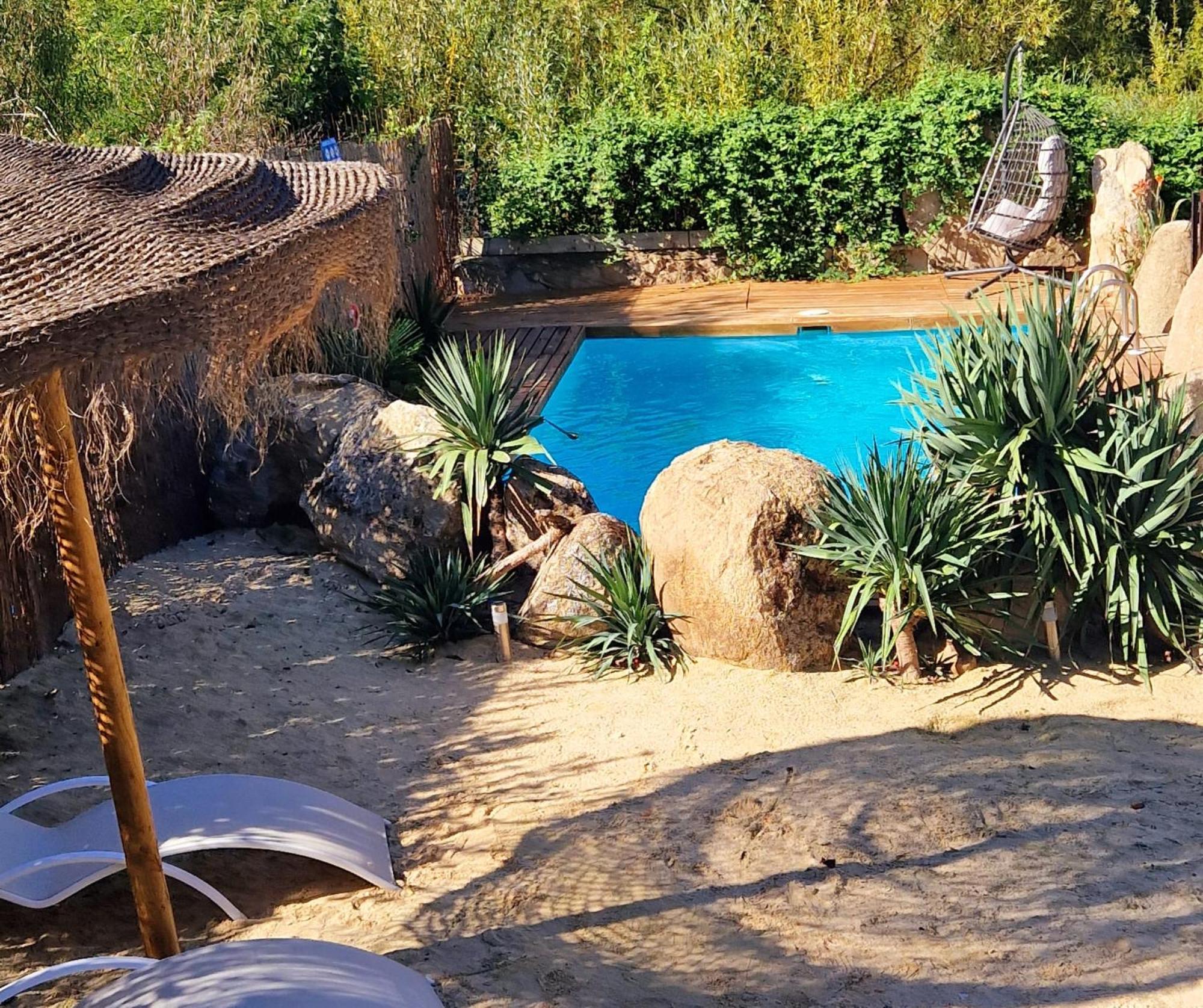 Complejo Oasis Beach Sobre El Rio Huerta  ภายนอก รูปภาพ